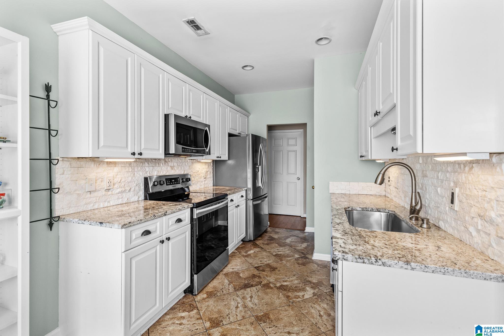1205 Old Cahaba Trace Helena, AL 35080 - Photo 12 of 35