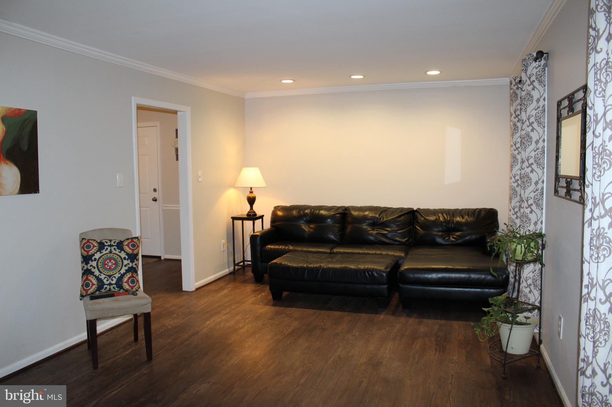 12052 Kahns Road Manassas, VA 20112 - Photo 5 of 13 Gallery Image 5