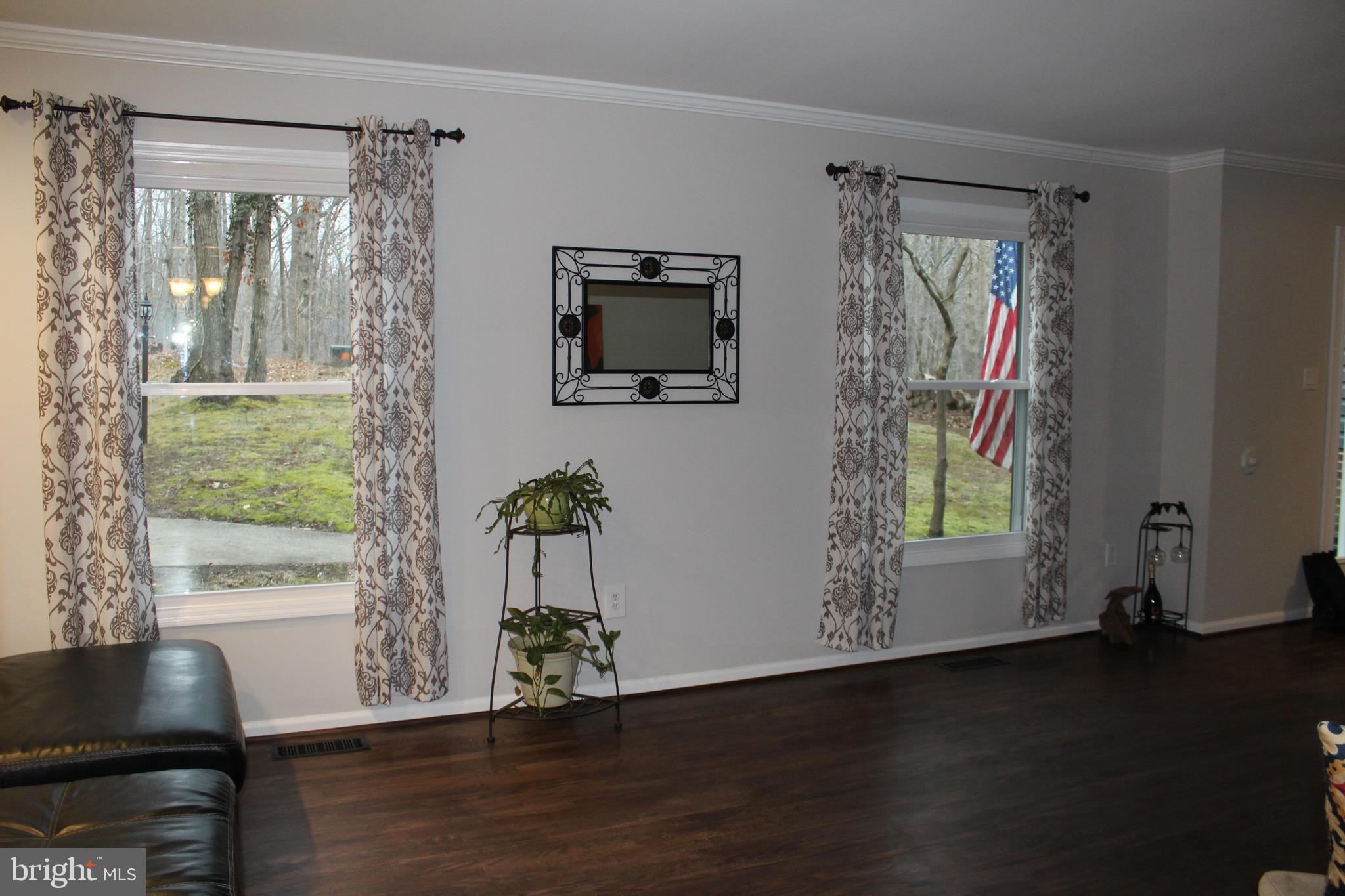 12052 Kahns Road Manassas, VA 20112 - Photo 6 of 13 Gallery Image 6
