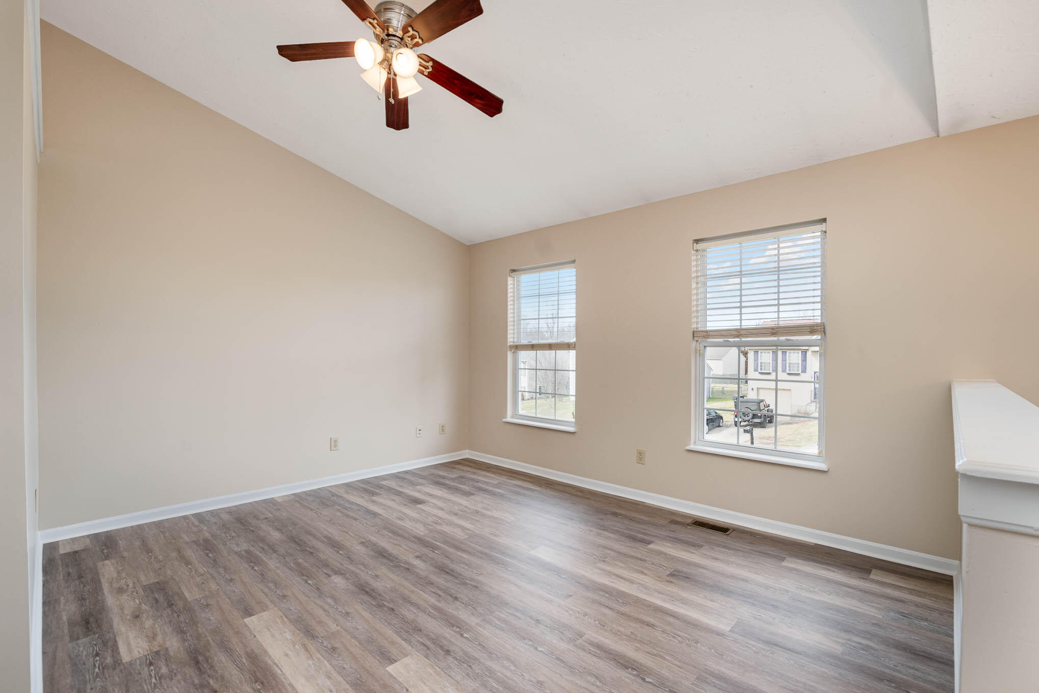 10374 Remy Lane Florence, KY 41042 - Photo 3 of 24 Gallery Image 3