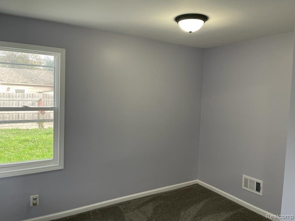 17898 Common Road Roseville, MI 48066 - Photo 34 of 58 29.jpeg