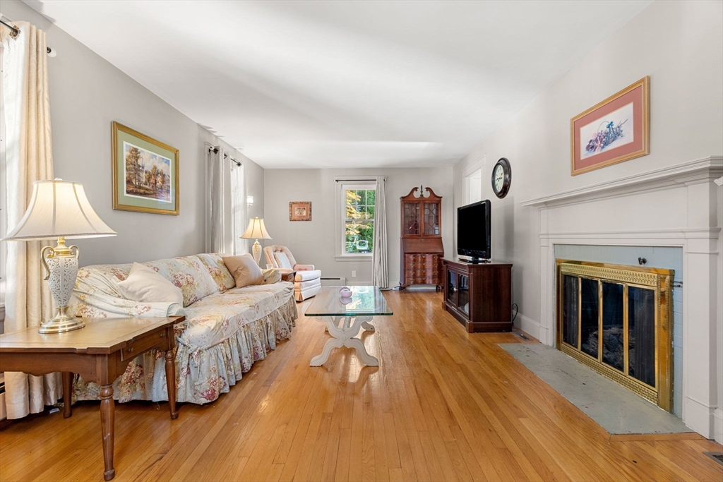 8 Little Road North Andover, MA 01845 - Photo 11 of 31 Gallery Image 11