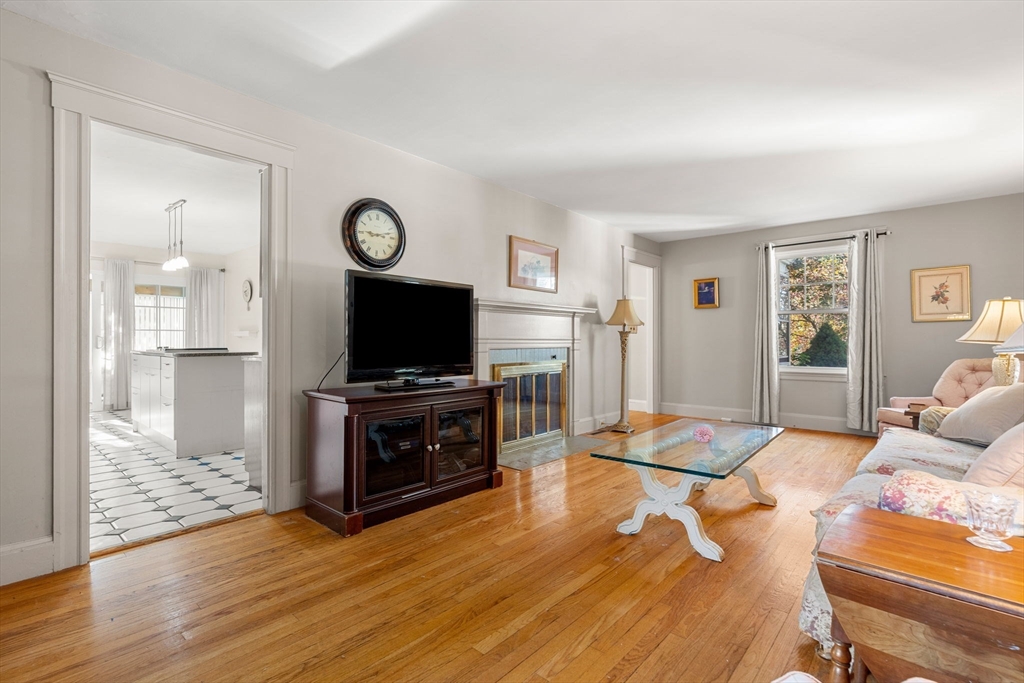 8 Little Road North Andover, MA 01845 - Photo 14 of 31 Gallery Image 14
