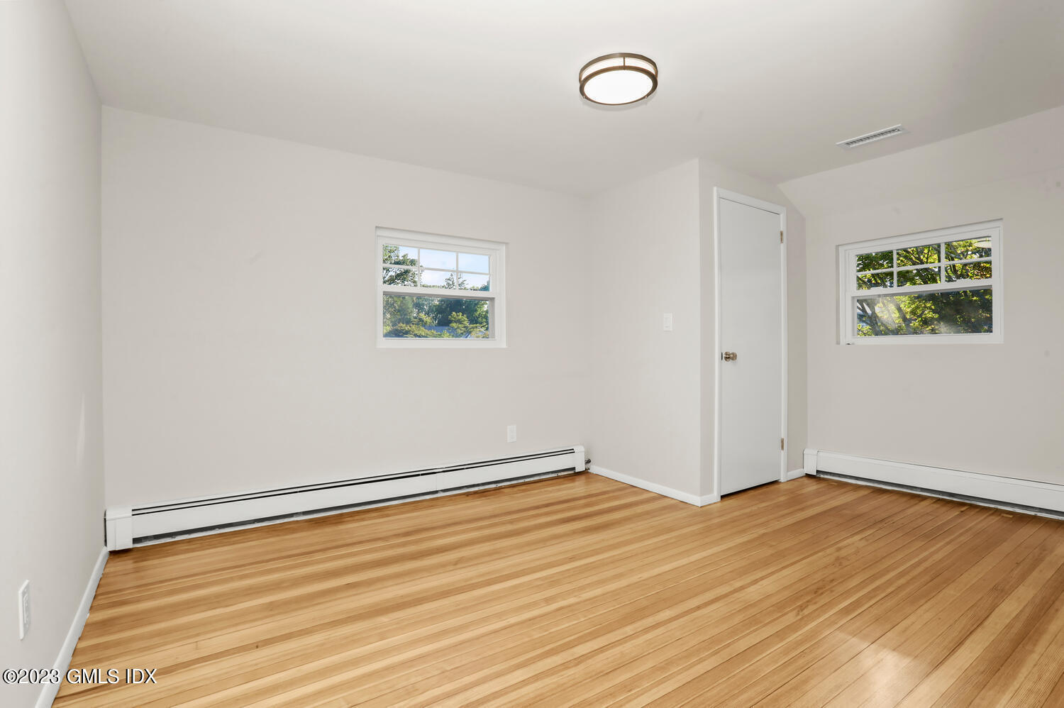 20 Cross Lane Cos Cob, CT 06807 - Photo 14 of 24 an empty room with a window