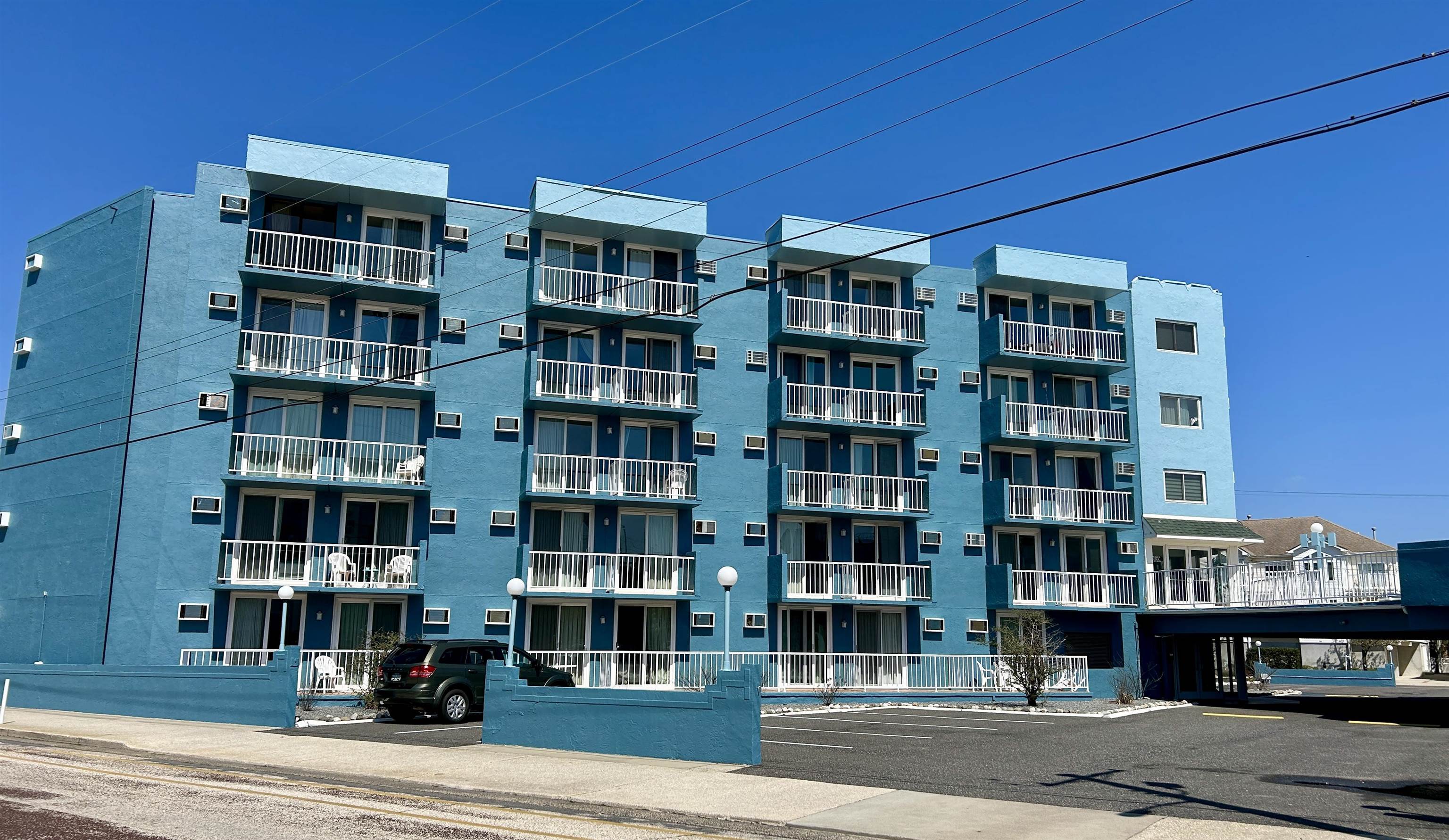 225 East Wildwood Ave Unit 103  
