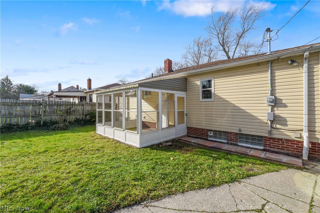 5903 Pearl Road Cleveland, OH 44130 - Photo 3 of 33