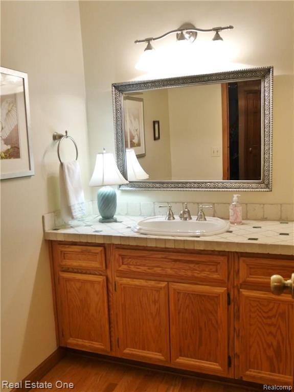3575 Salem Drive Rochester Hills, MI 48306 - Photo 5 of 37
