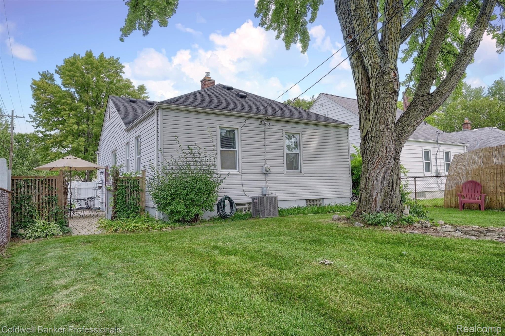3433 Chester Road Royal Oak, MI 48073 - Photo 20 of 25 Back of home