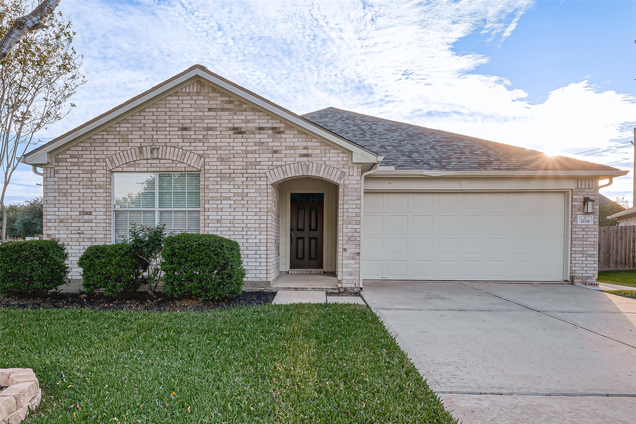 3214 Northgate Court Manvel, TX 77578 - Photo 3 of 16 Welcome to 3214 Northgate Court!