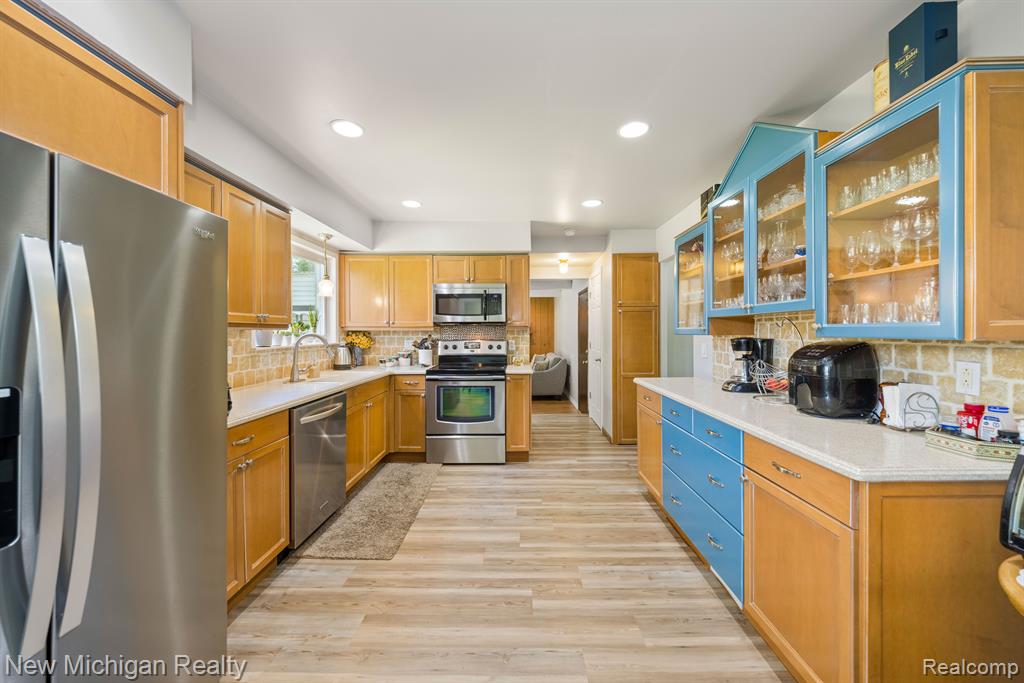 4994 Stoddard Drive Troy, MI 48085 - Photo 6 of 26