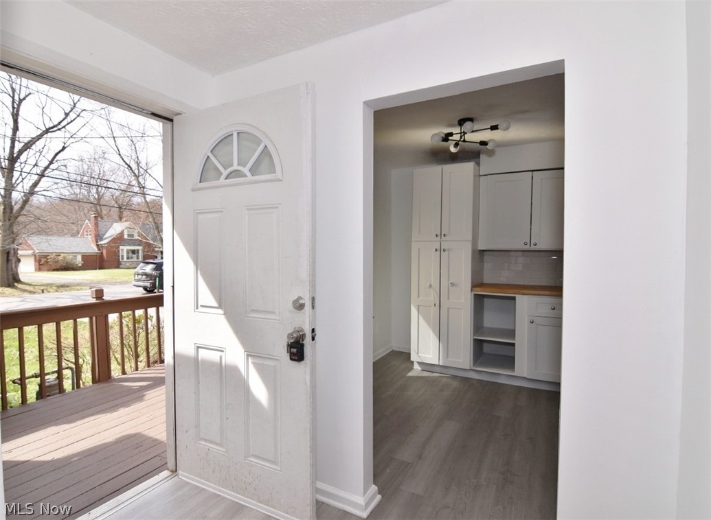 4495 Ammon Road Cleveland, OH 44143 - Photo 5 of 38