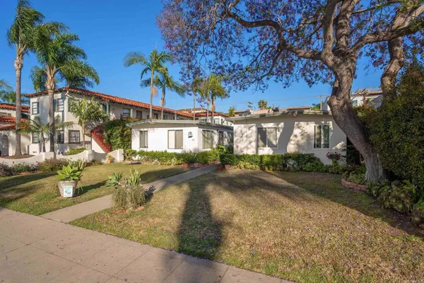 $3,600,000 | 221-225 D Avenue, Coronado, CA 92118