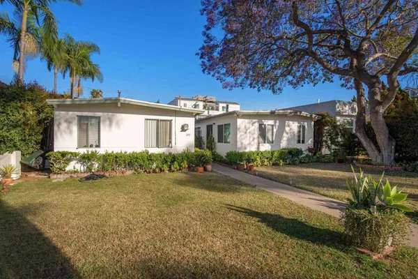 $3,600,000 | 221-225 D Avenue, Coronado, CA 92118