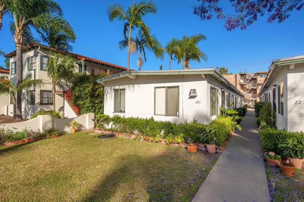 $3,600,000 | 221-225 D Avenue, Coronado, CA 92118