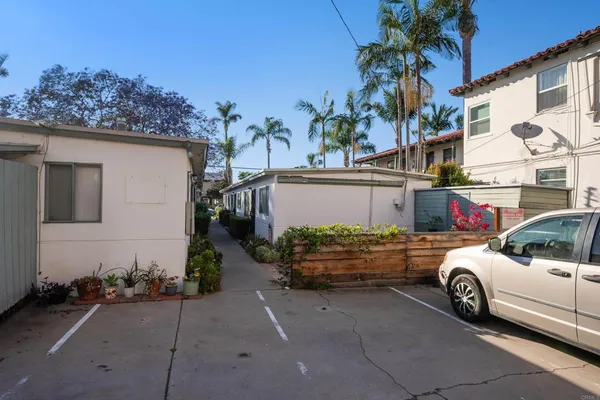 $3,600,000 | 221-225 D Avenue, Coronado, CA 92118