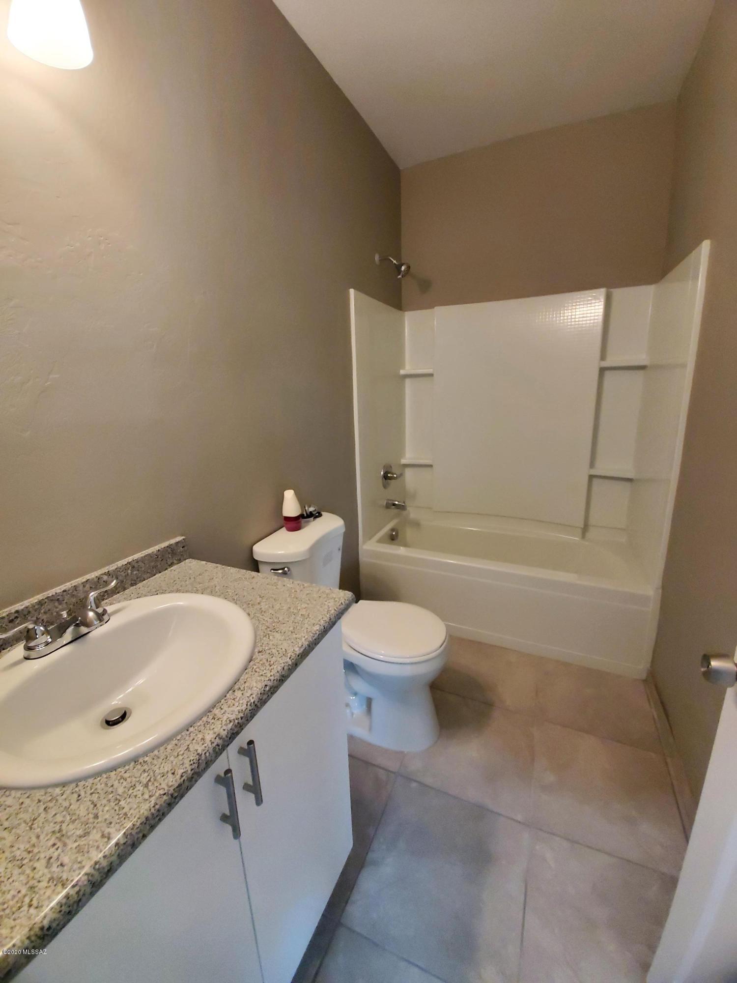 596 West Simmons Road Tucson, AZ 85705 - Photo 6 of 12