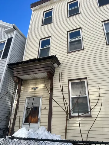 $799,000 | 8 Glover Court, Boston, MA 02127