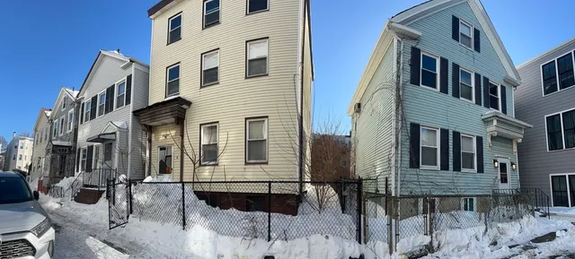 $799,000 | 8 Glover Court, Boston, MA 02127