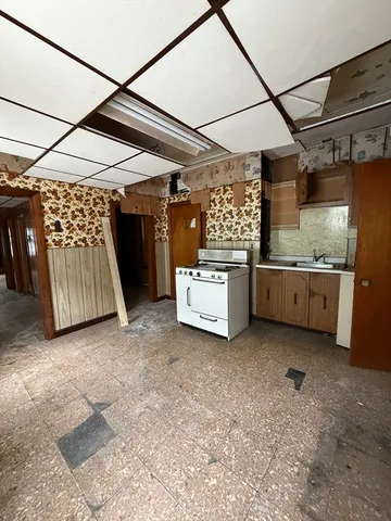 $799,000 | 8 Glover Court, Boston, MA 02127