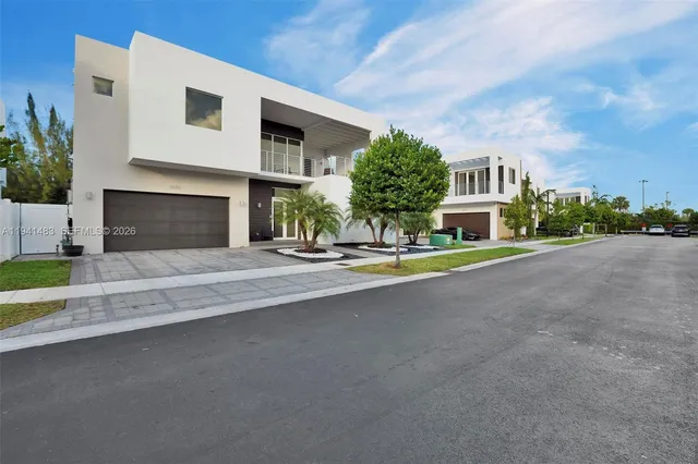 $1,550,000 | 10055 Northwest 77th Street, Doral, FL 33178