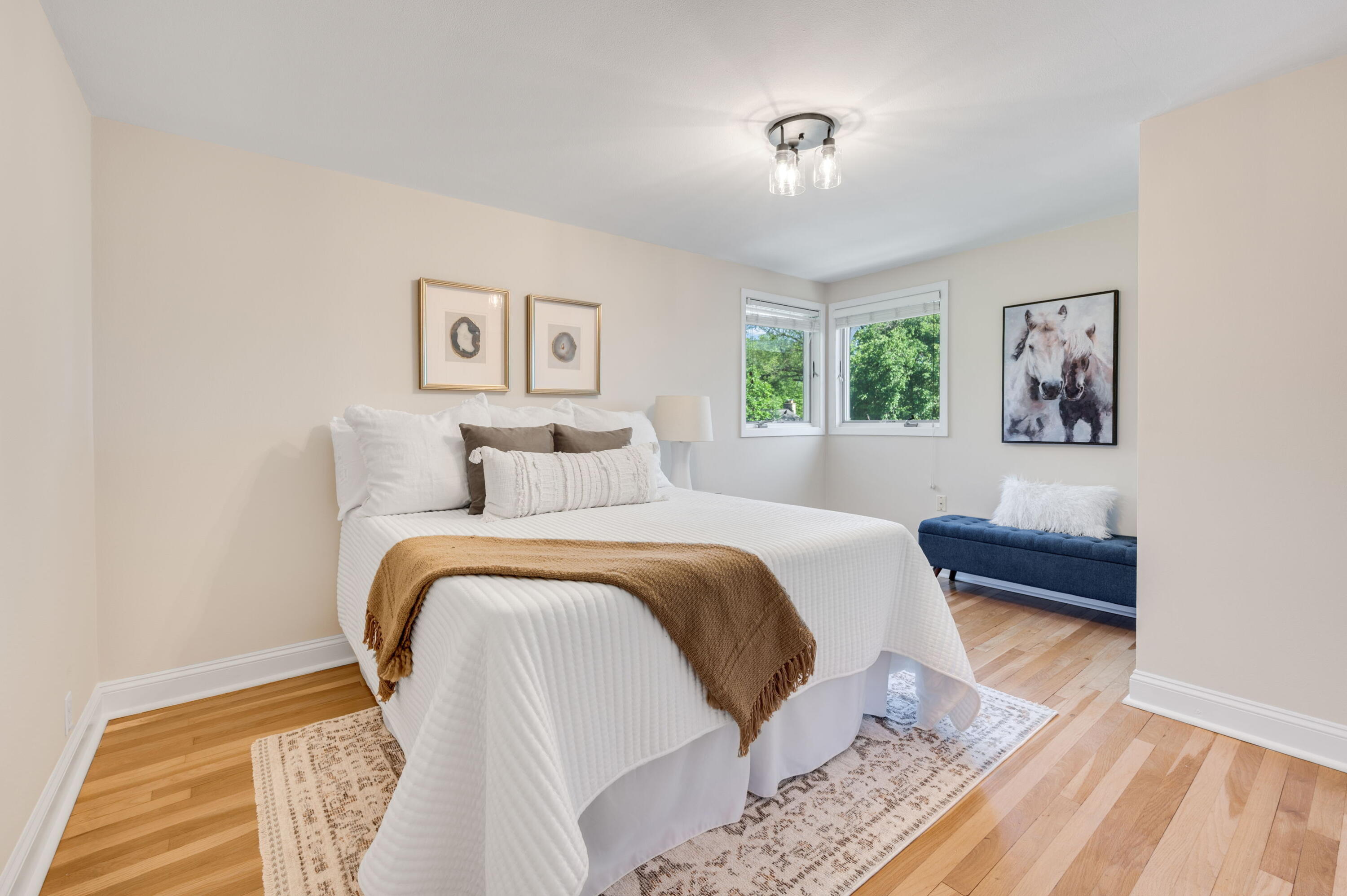 6261 North Bay Ridge Avenue Whitefish Bay, WI 53217 - Photo 12 of 21 Welcome Home!