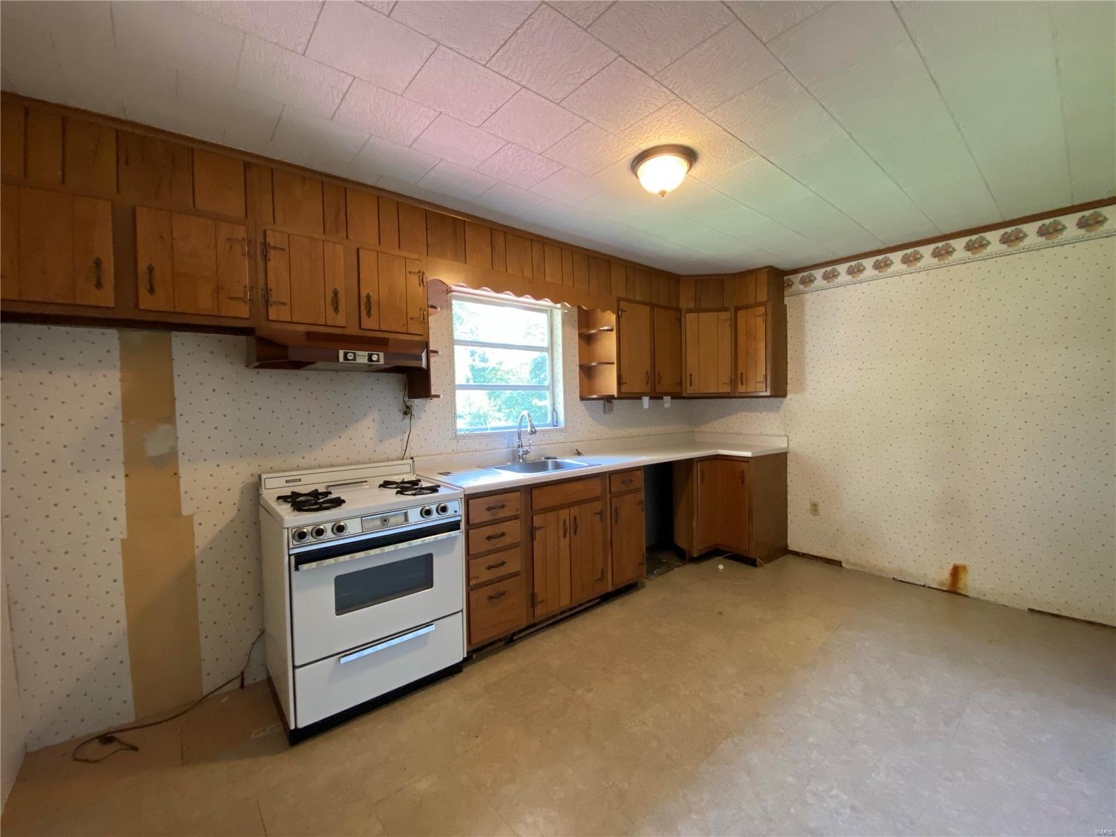 116 Springfield Avenue Granite City, IL 62040 - Photo 8 of 15 Gallery Image 8