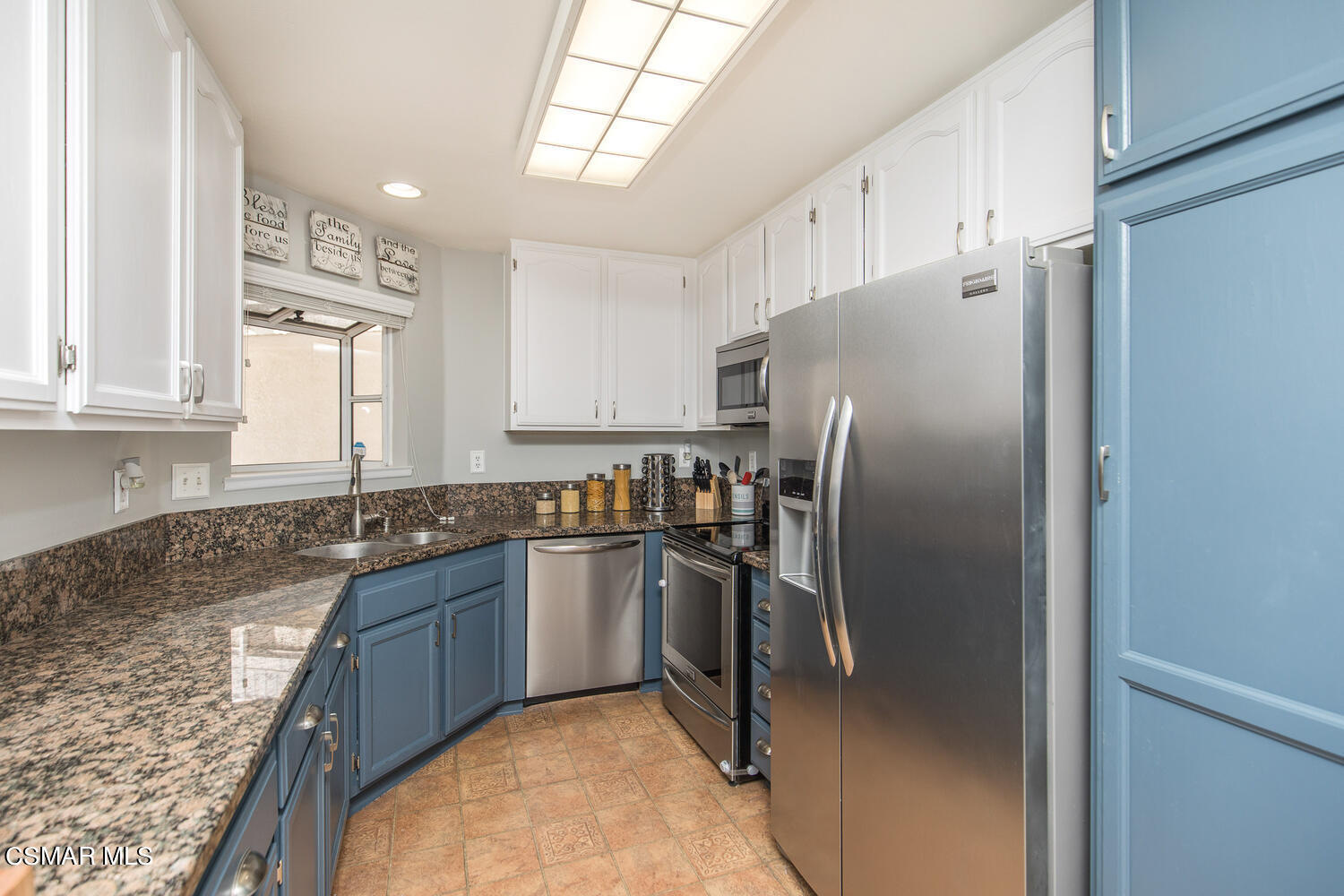 2803 Antonio Drive, Unit 201 Camarillo, CA 93010 - Photo 11 of 22 2803 Antonio Dr Unit UNIT 201-large-010-