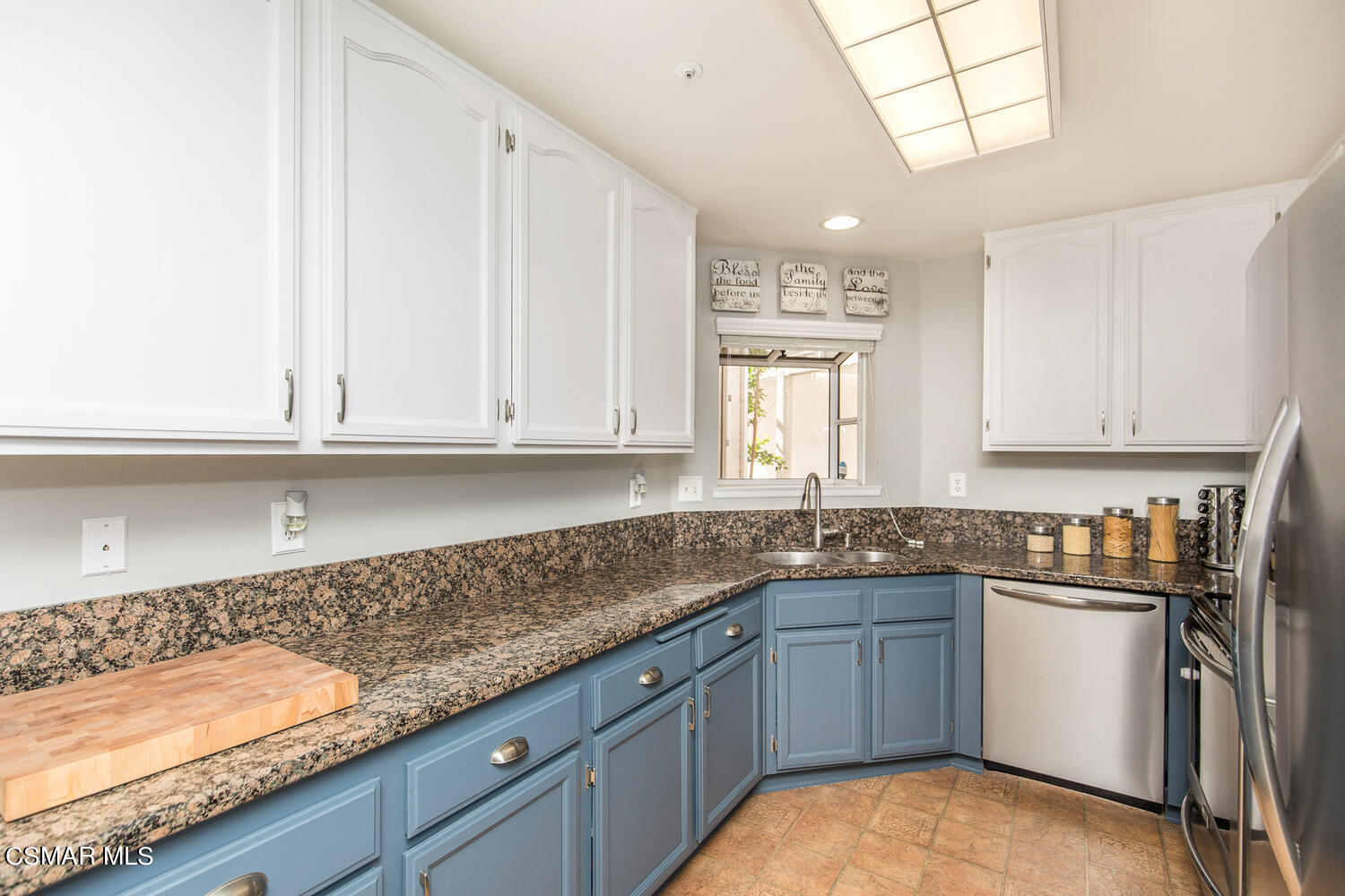 2803 Antonio Drive, Unit 201 Camarillo, CA 93010 - Photo 12 of 22 2803 Antonio Dr Unit UNIT 201-large-011-