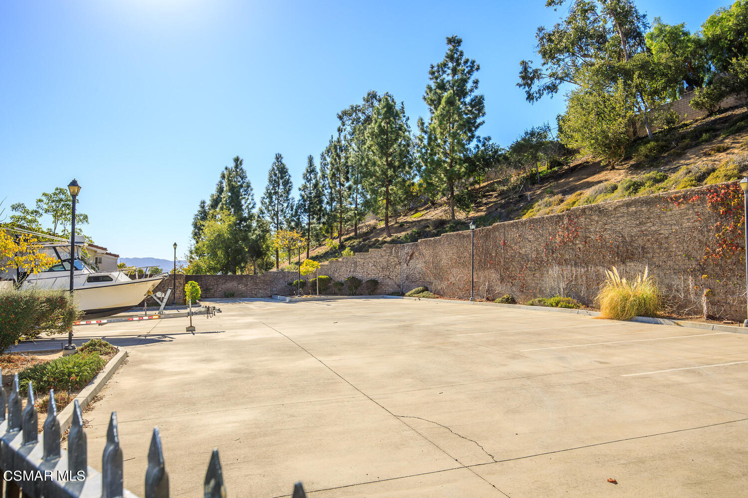 2803 Antonio Drive, Unit 201 Camarillo, CA 93010 - Photo 19 of 22 2803 Antonio Dr Unit UNIT 201-large-018-