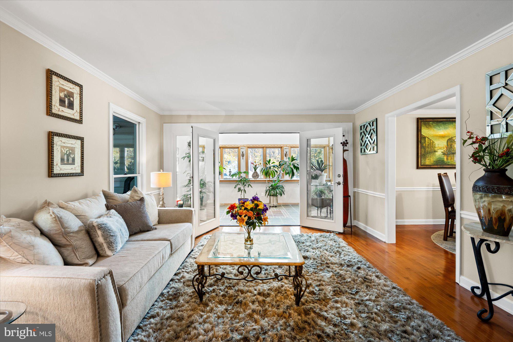 14520 Idlebrook Court Manassas, VA 20112 - Photo 79 of 87 a living room with furniture and a window