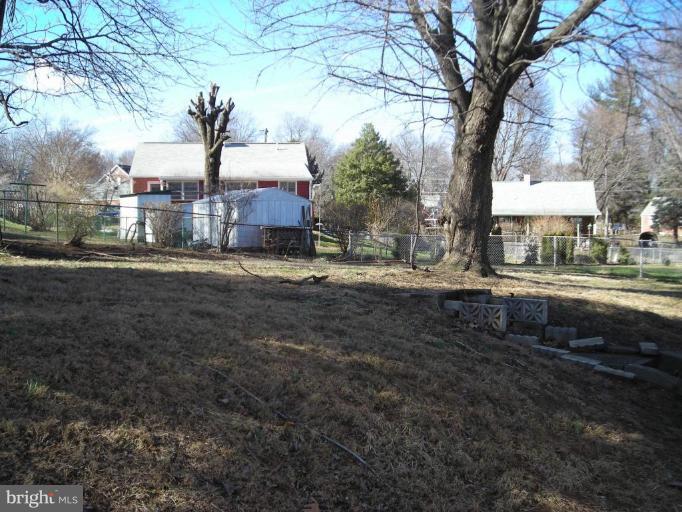 1804 Anderson Road Falls Church, VA 22043 - Photo 3 of 14 Back yard
