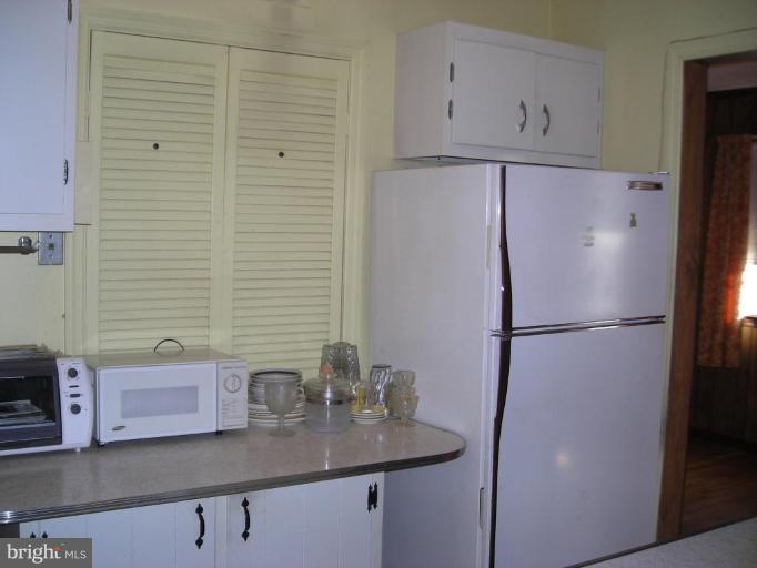 1804 Anderson Road Falls Church, VA 22043 - Photo 6 of 14 Kitchen