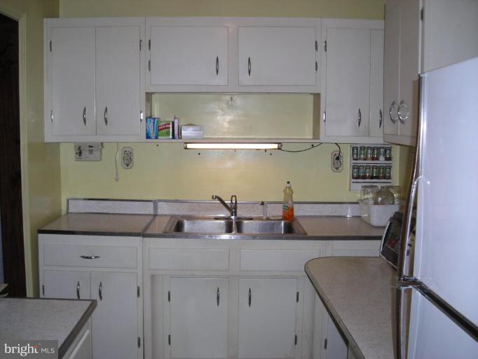 1804 Anderson Road Falls Church, VA 22043 - Photo 7 of 14 Kitchen #2