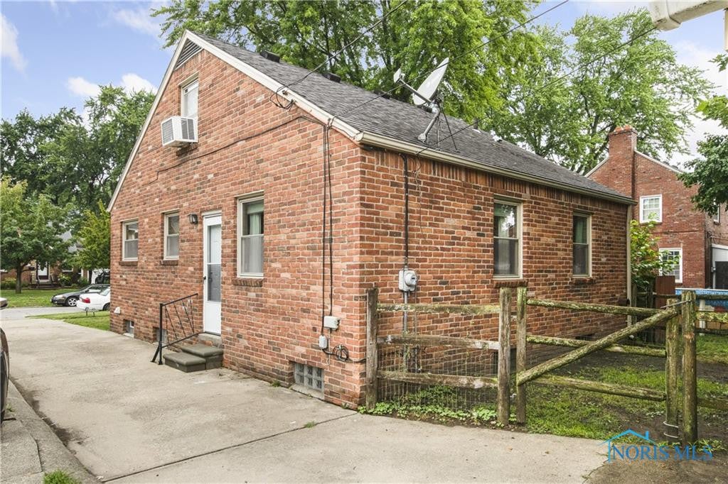 3826 Elmhurst Road Toledo, OH 43613 - Photo 6 of 37 Gallery Image 6