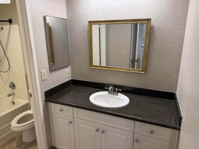 $3,195 | 510 Canyon Oaks Drive, Unit C, Oakland, CA 94605