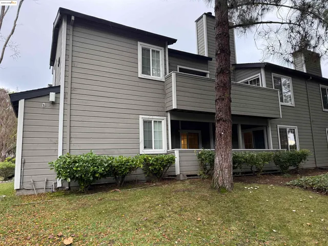 $3,195 | 510 Canyon Oaks Drive, Unit C, Oakland, CA 94605