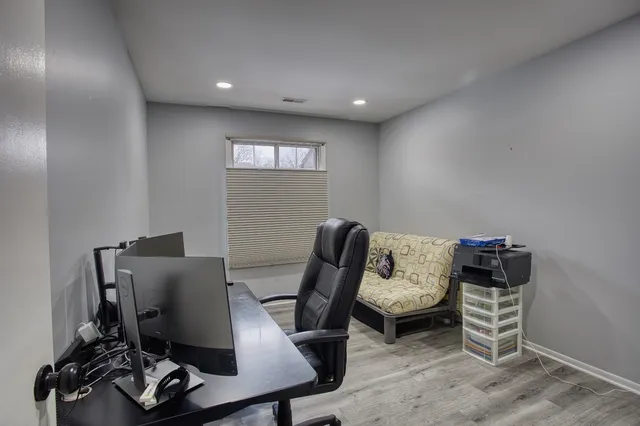 $2,100 | 1732 Harrow Court, Unit D, Wheaton, IL 60189