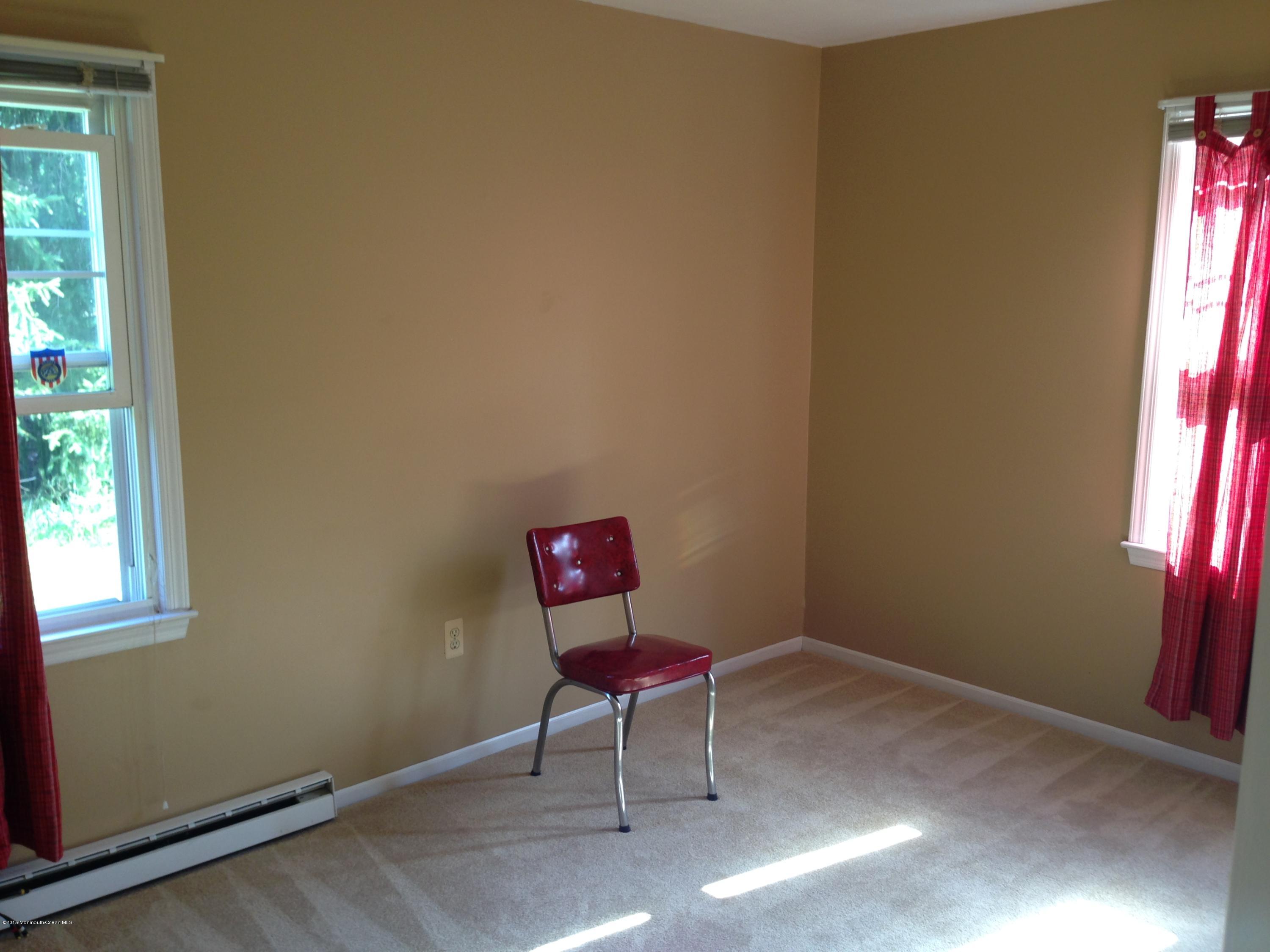 573 Newtons Corner Road Howell, NJ 07731 - Photo 23 of 40 030