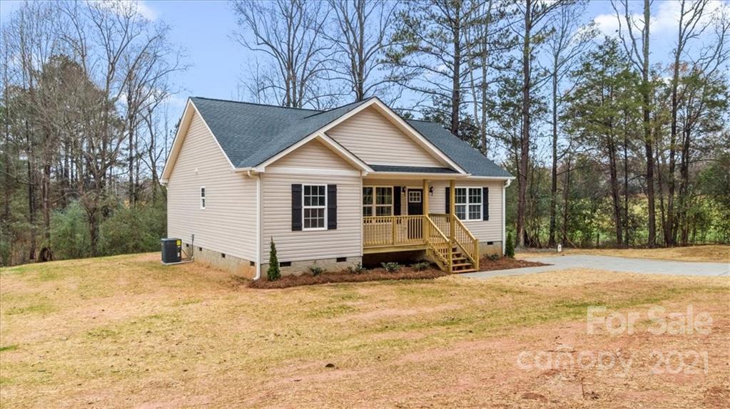 1185 C E Stewart Road Clover, SC 29710 - Photo 2 of 33 Gallery Image 2