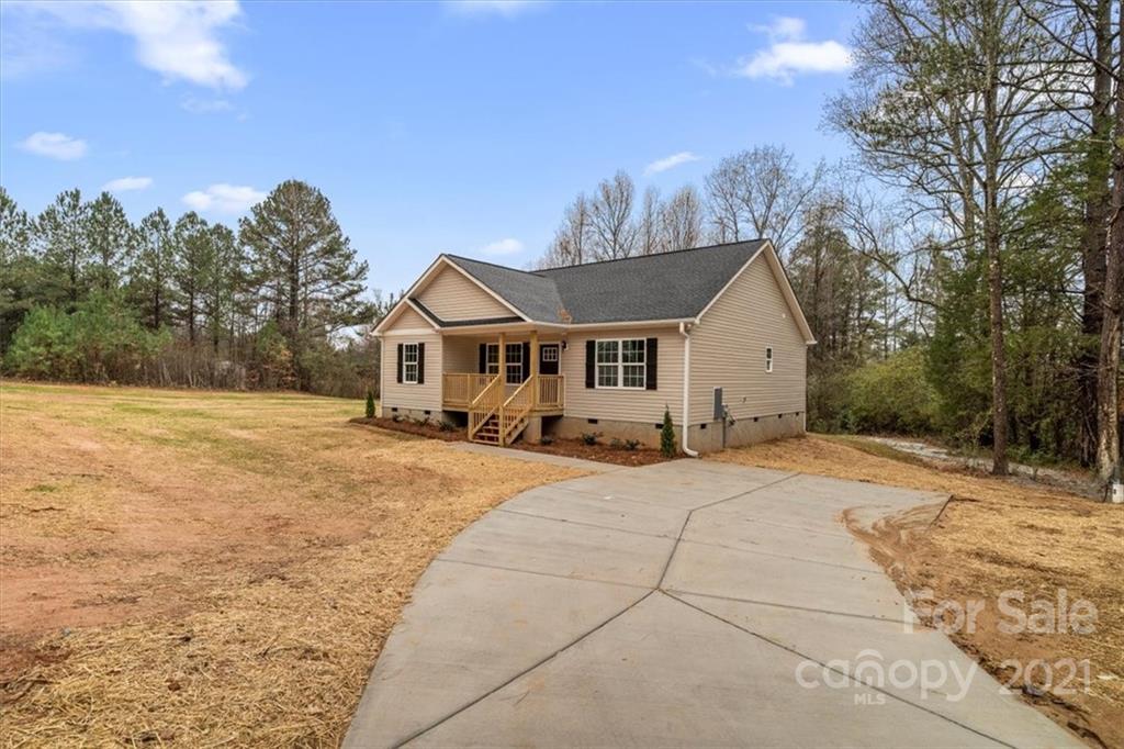 1185 C E Stewart Road Clover, SC 29710 - Photo 3 of 33 Gallery Image 3