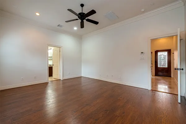 $2,700 | 5608 Kansas Street, Unit B, Houston, TX 77007