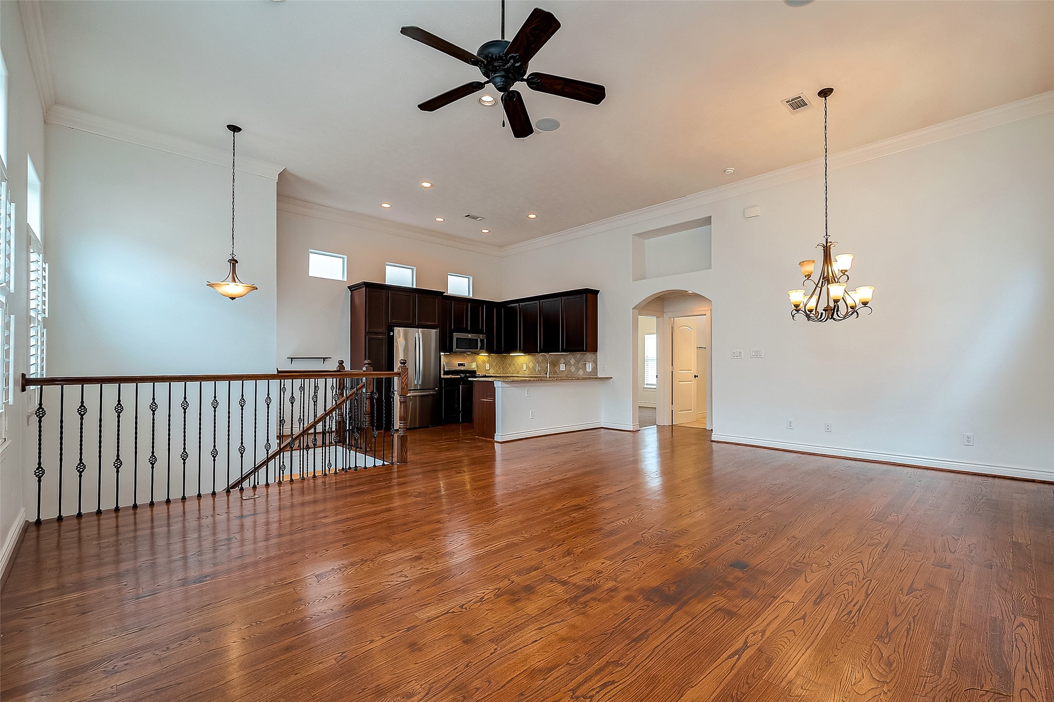 5608 Kansas Street, Unit B Houston, TX 77007 - Photo 2 of 24 An inviting living space with tall ceilings that amplify the room.