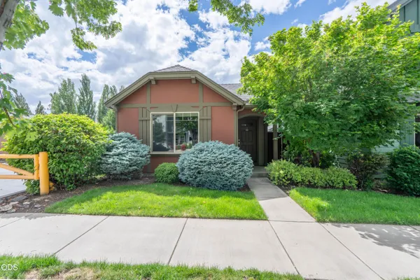 $417,000 | 417 Northwest 27th Street, Redmond, OR 97756