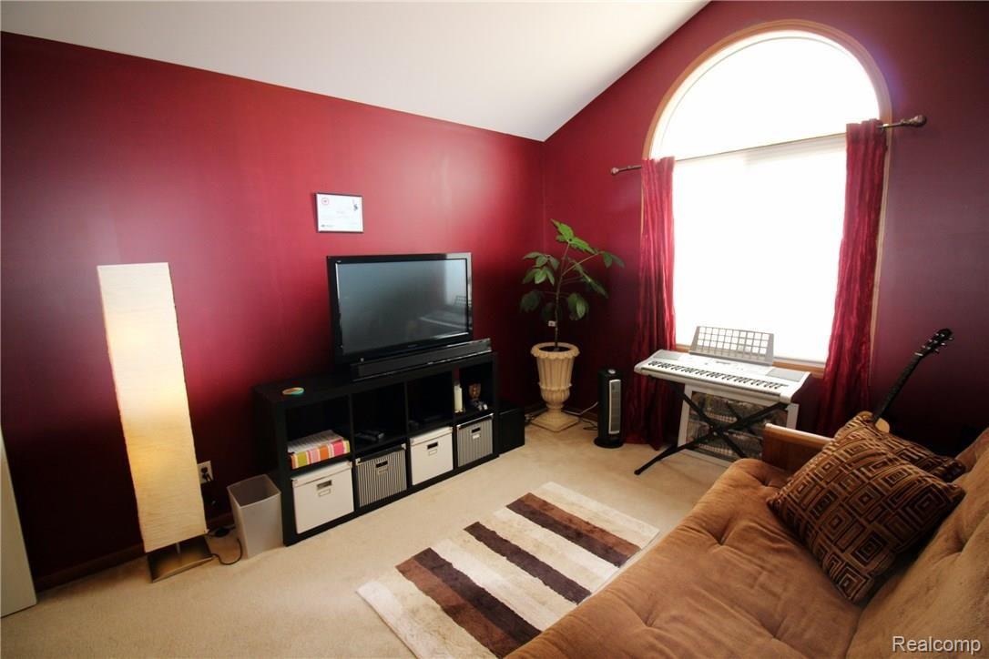 21265 Raintree Drive Macomb, MI 48044 - Photo 18 of 31 IMG_8253.JPG