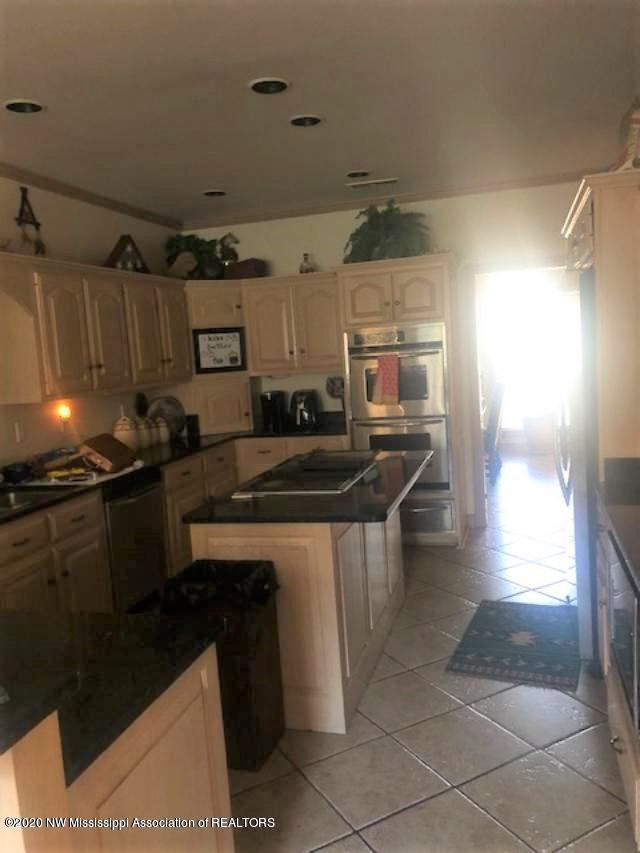 7565 West Oak Grove Road Hernando, MS 38632 - Photo 3 of 7 E692EF19-1341-49E8-8F69-523A63710BEE