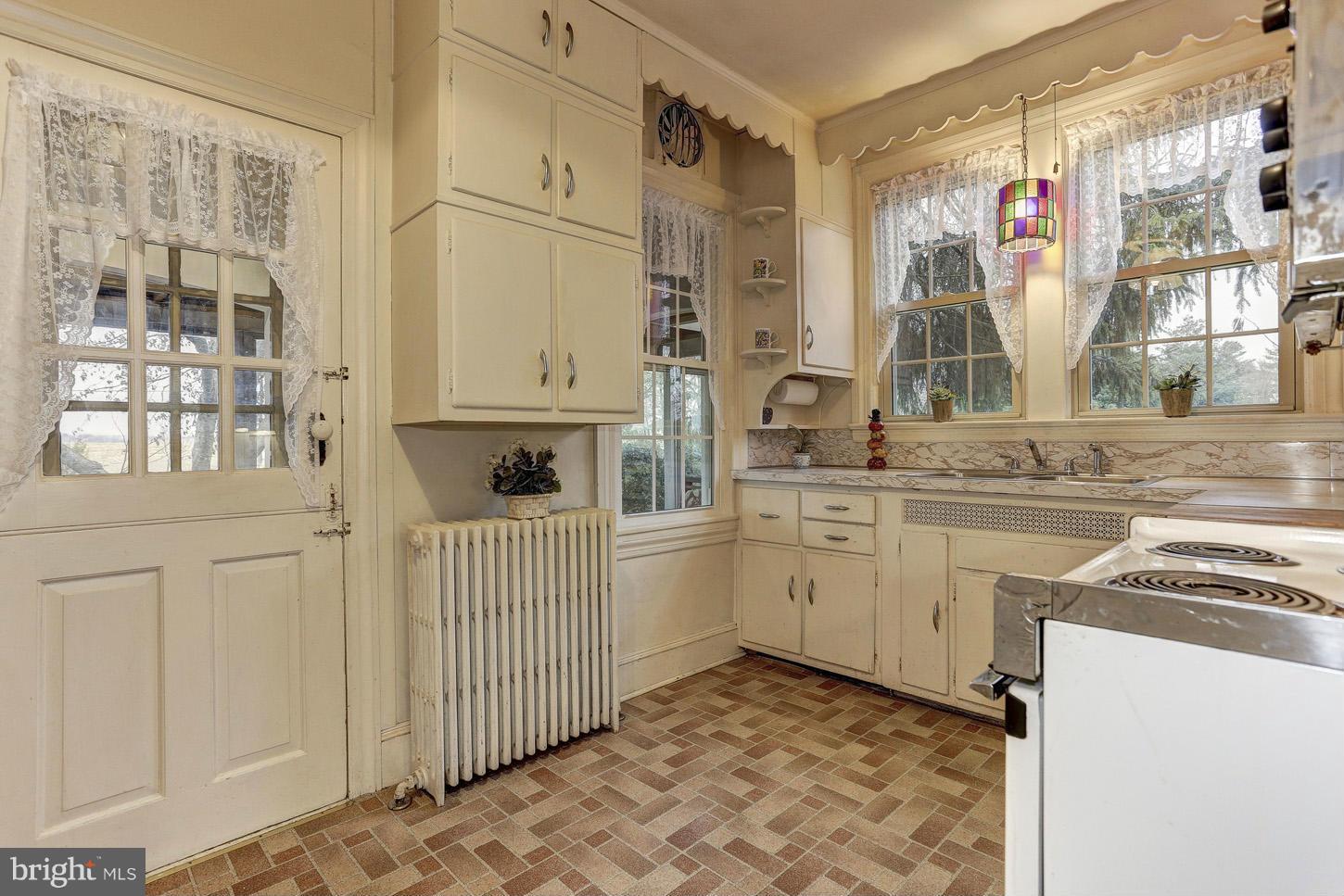 4428 Teeter Road Taneytown, MD 21787 - Photo 7 of 26 Kitchen