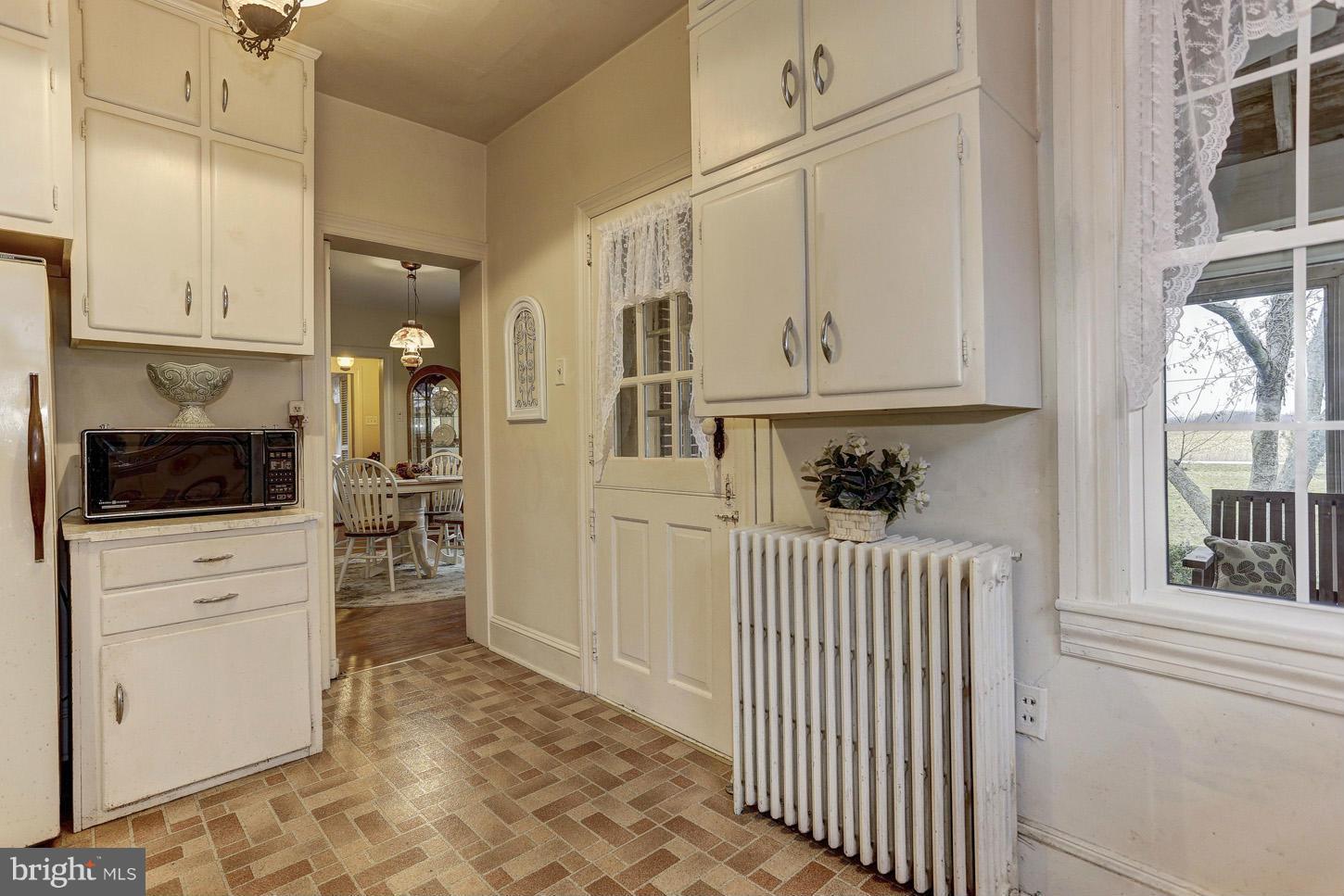 4428 Teeter Road Taneytown, MD 21787 - Photo 9 of 26 Kitchen