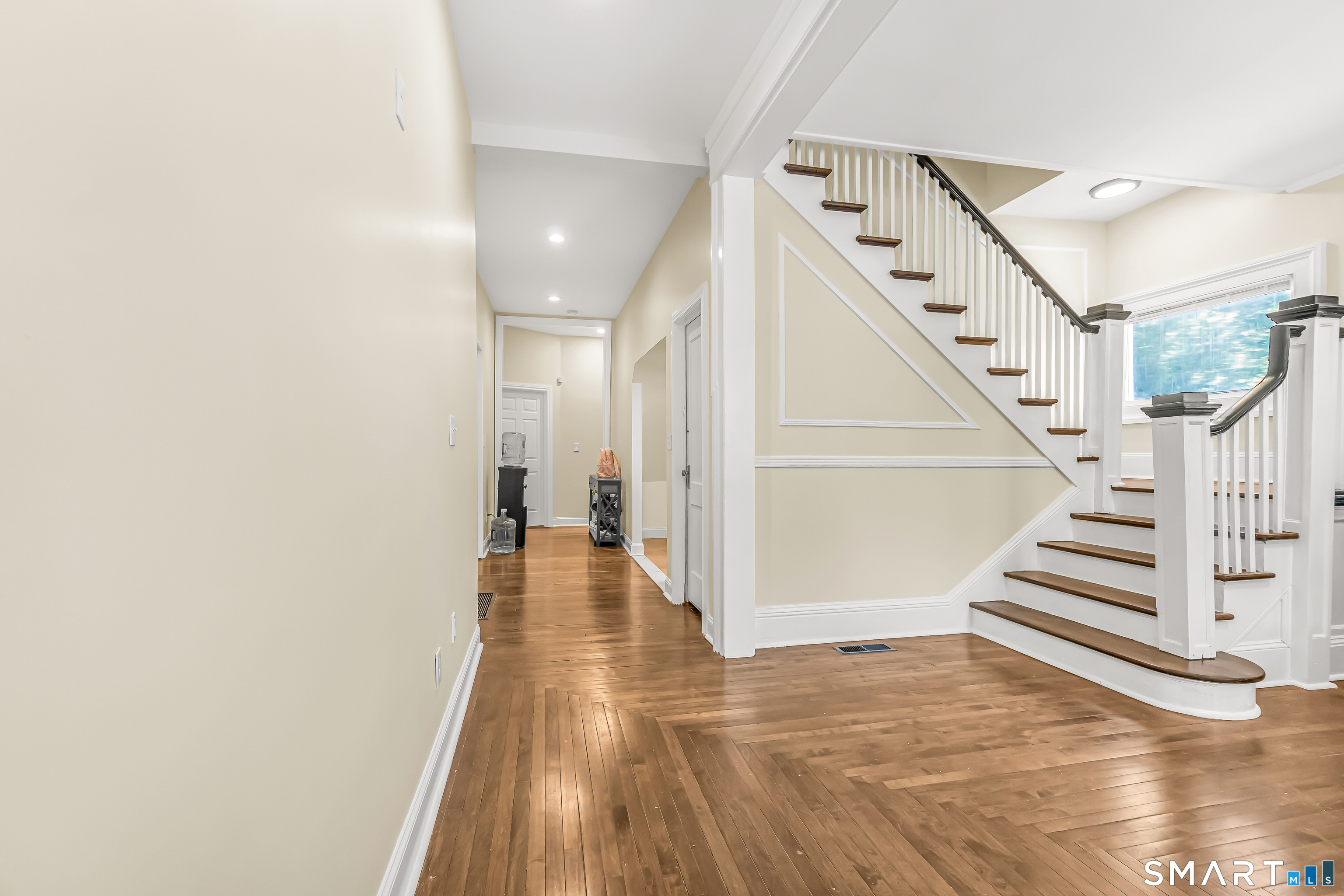 19 Lester Street Ansonia, CT 06401 - Photo 4 of 40