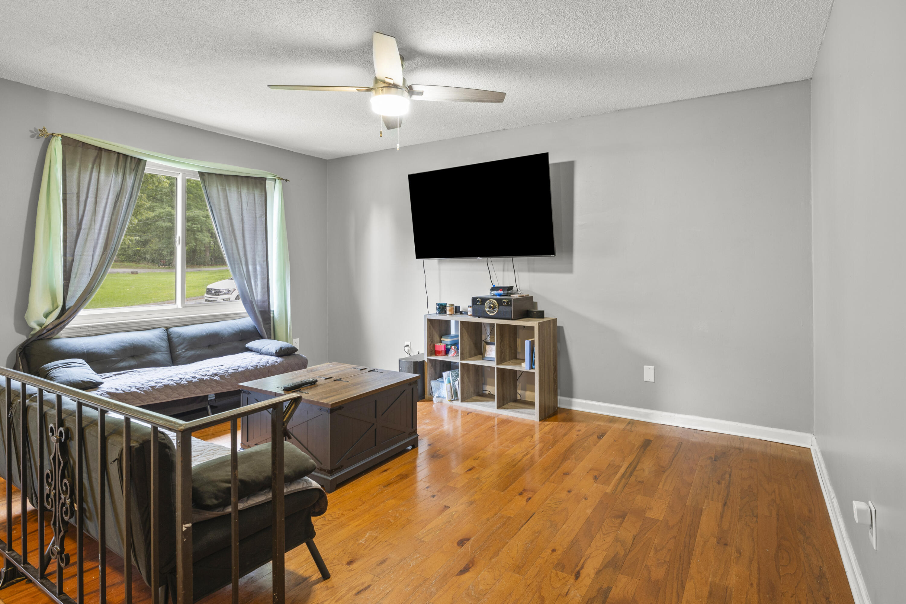 1076 Carol Jean Trail, Unit 22 Hixson, TN 37343 - Photo 4 of 32 Living Room