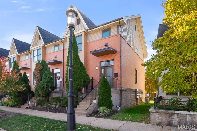 $359,999 | 4208 Olive Street, Unit 4208, St. Louis, MO 63108